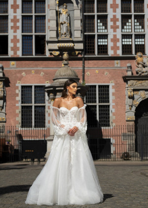 Beaded Ivory Lace Tulle Fairytale Wedding Dress With Detachable Sleeves